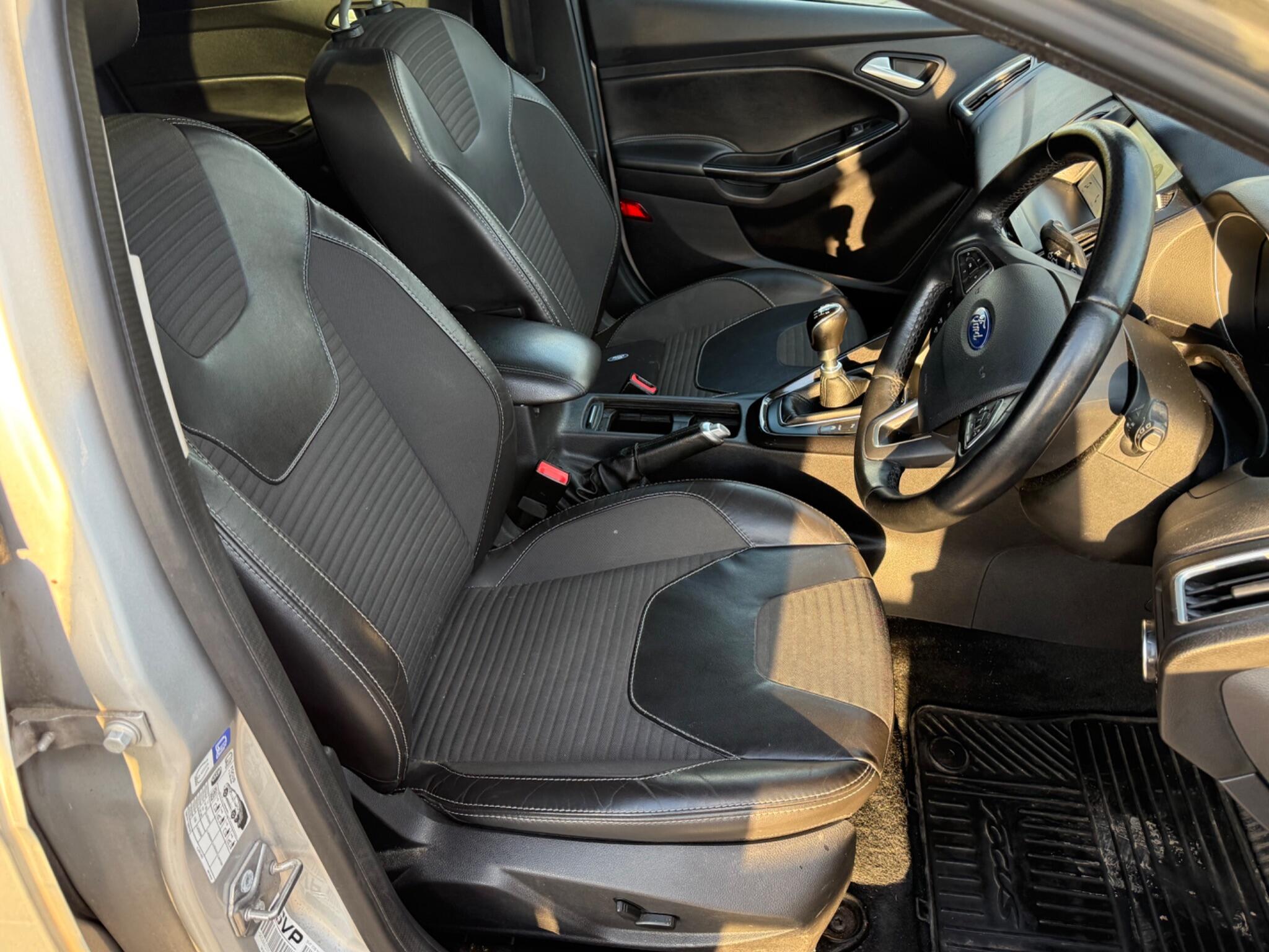 Ford Focus 1.5T EcoBoost Titanium X Euro 6 (s/s) 5dr — photo 101 of 126